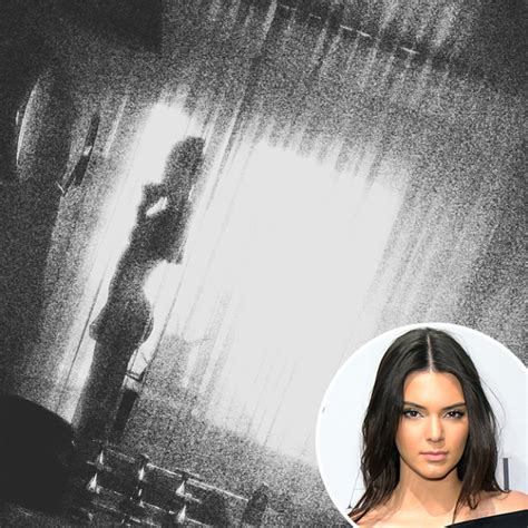 Kendall Jenner Nude Pics, Uncensored LEAKS & NSFW Videos!